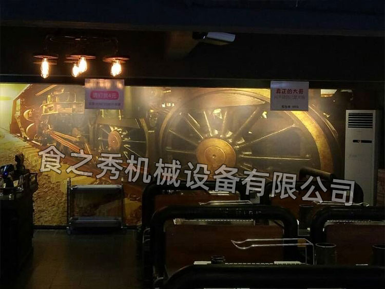 食之秀自动烧烤设备厂提供烧烤店用自动烧烤机、桌椅餐具等整店设备供应